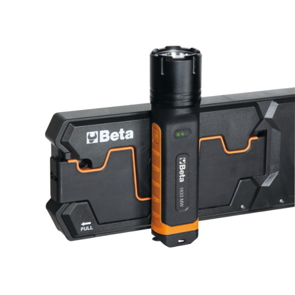 BETA TOOLS - Torcia a LED ad alta luminosità, ricaricabile senza fili - 1000 LUMEN